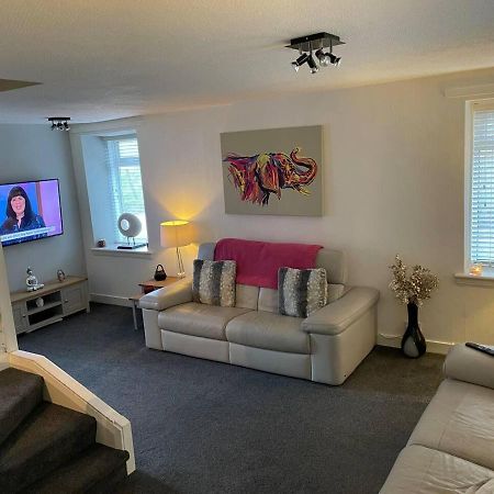 Rural Chapel Cottage Near Airport Bar & Hot Tub Aberdeen Bagian luar foto