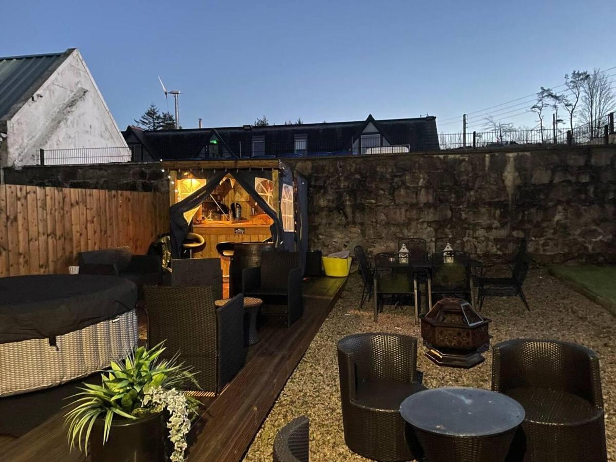 Rural Chapel Cottage Near Airport Bar & Hot Tub Aberdeen Bagian luar foto