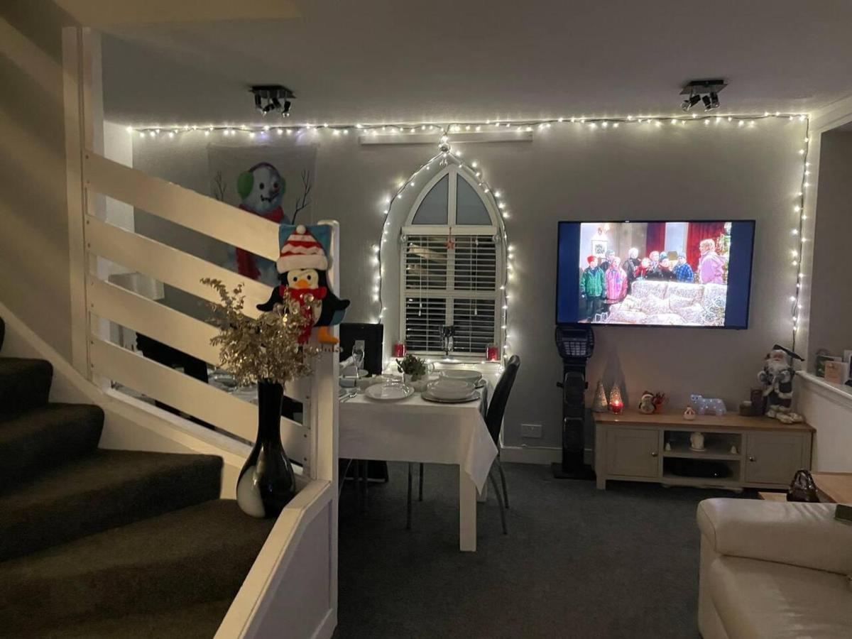 Rural Chapel Cottage Near Airport Bar & Hot Tub Aberdeen Bagian luar foto