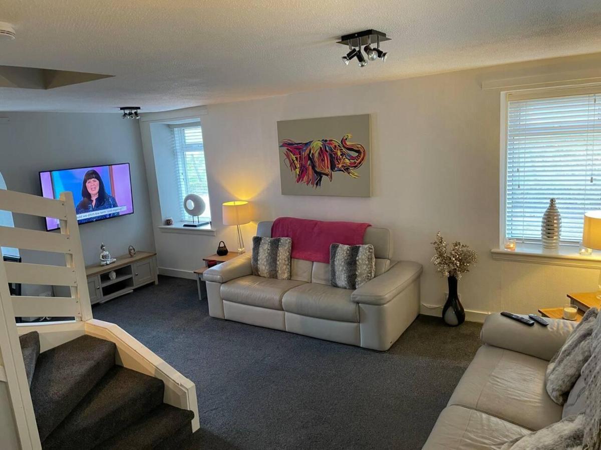 Rural Chapel Cottage Near Airport Bar & Hot Tub Aberdeen Bagian luar foto