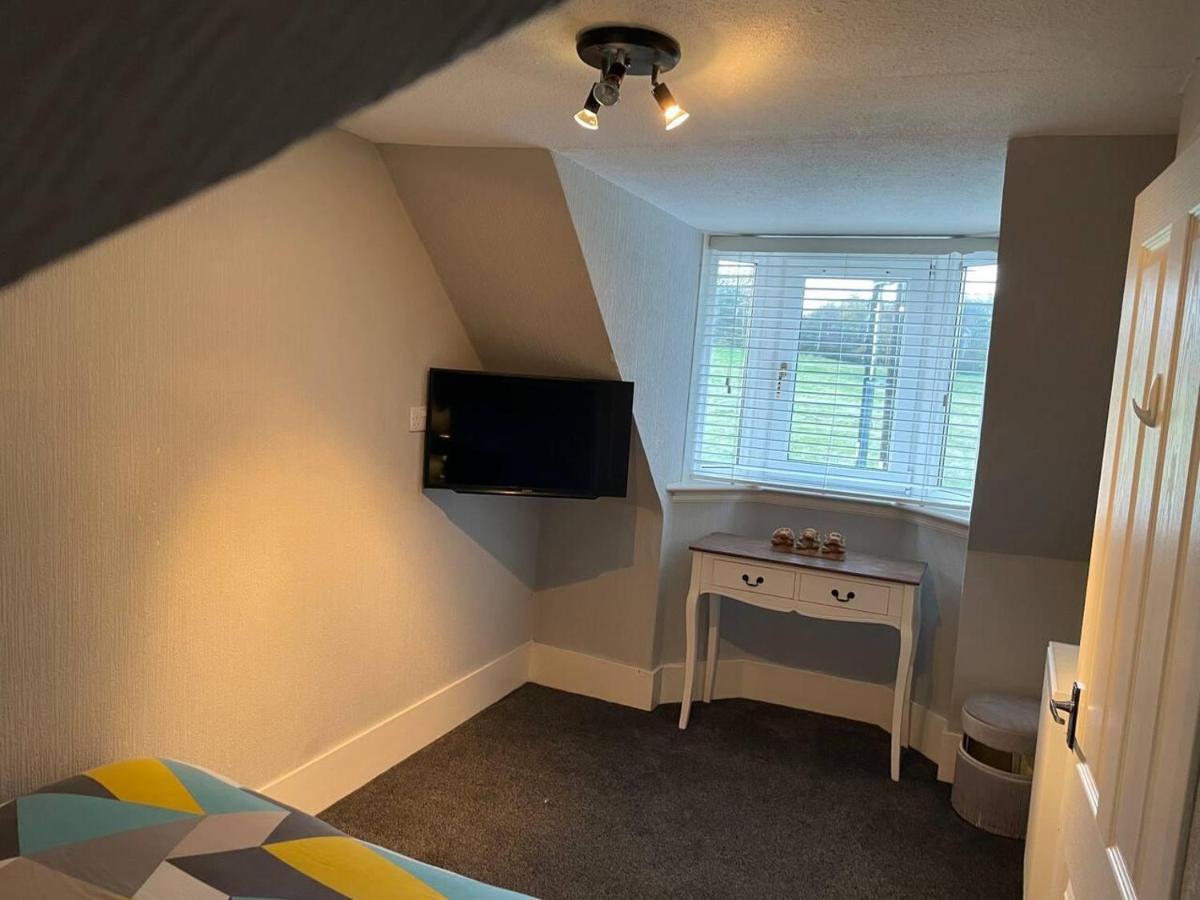 Rural Chapel Cottage Near Airport Bar & Hot Tub Aberdeen Bagian luar foto