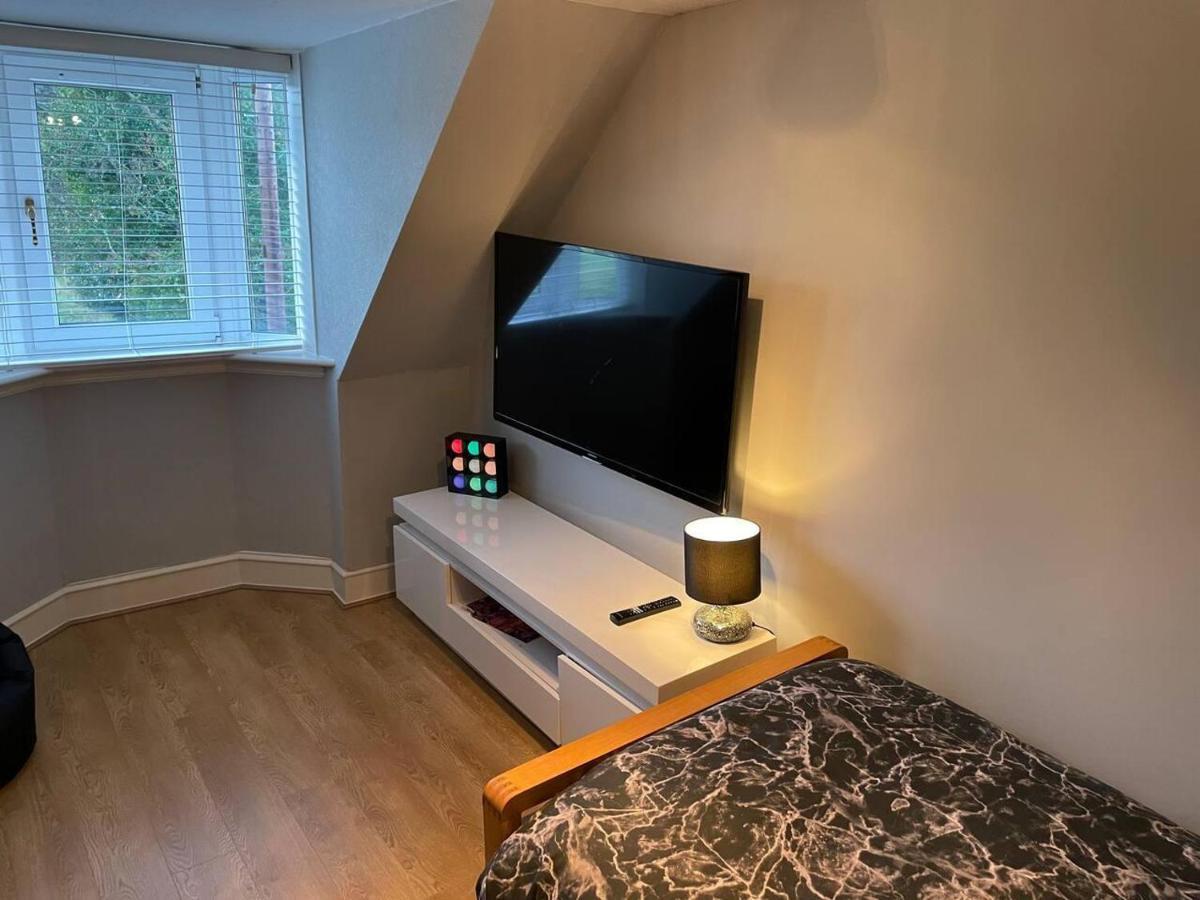 Rural Chapel Cottage Near Airport Bar & Hot Tub Aberdeen Bagian luar foto