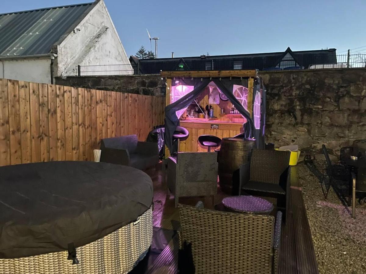 Rural Chapel Cottage Near Airport Bar & Hot Tub Aberdeen Bagian luar foto
